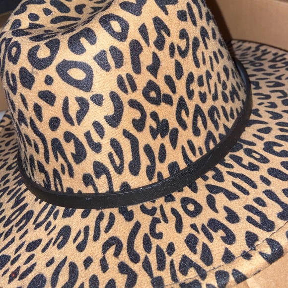 Leopard Print & Leather Strap Wide Brim Hat - Picture 3 of 8